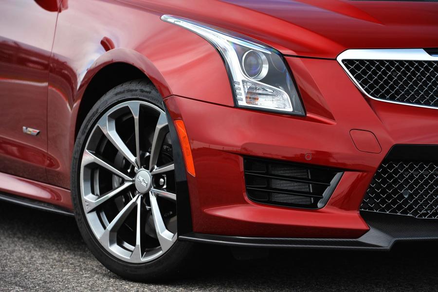 Детали экстерьера Cadillac ATS-V Coupe 2015 года  (фото 28 из 100)